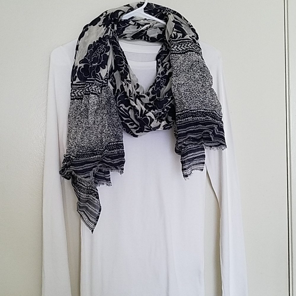 Soft Surroundings navy patterned scarf